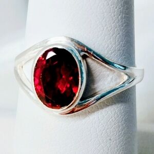 New Stunning 925 Sterling Silver Garnet Gemstone Ring with Double Band Size 6.75